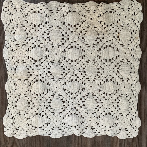 Doily - Picture 1 of 5